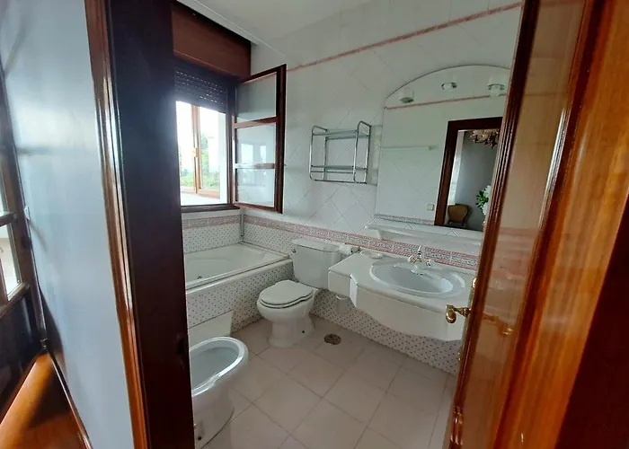 Casa Chalet, Elisa *