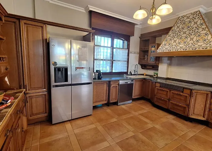 Будинок відпочинку Casa Chalet, Elisa Хіхон