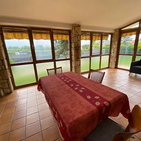 Casa Chalet, Elisa Хихон